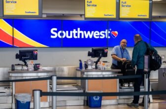Southwest Airways Will Require Passengers to Hold Transportable Chargers Out Throughout Flights
