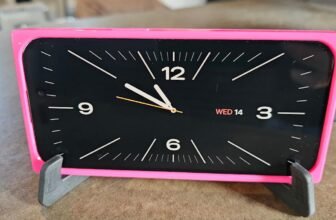 The best way to flip your previous iPhone into an alarm clock