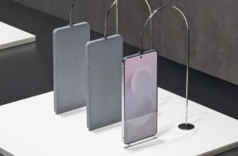 Samsung’s Absurdly Skinny Galaxy S25 Edge Can Minimize Cake—for $1,100