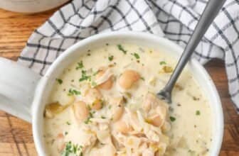 Straightforward White Rooster Chili – Barefeet within the Kitchen