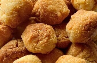 Grandma’s Sizzling Water Cornbread (Crispy Exterior, Mushy Inside)